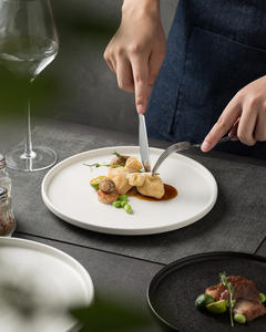 <span class=keywords><strong>Assiette</strong></span> de buffet personnalisée en <span class=keywords><strong>ardoise</strong></span> pour hôtel plats en porcelaine 6 8 10 pouces <span class=keywords><strong>assiette</strong></span> ronde en céramique noire mate assiettes à steak pour restaurant - Product Image 4