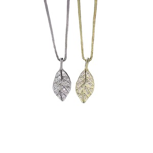 Golden Leaf Necklace With Diamonds Clavicle Chain For Women Everyday Wear - Product Image 4