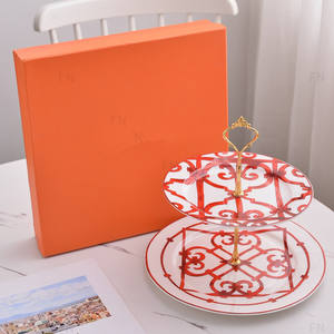 Juegos de vajilla de porcelana de hueso dorado de lujo de 2 piezas de cerámica redonda con soporte de Metal para uso en bodas - Product Image 3