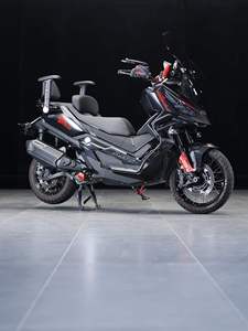 ZONTES 368G 362cc ADV <span class=keywords><strong>Maxi</strong></span> Scooter con Barra Anticaduta Completamente Modificata, Luce Ausiliaria a LED, <span class=keywords><strong>Moto</strong></span> da Turismo - Product Image 3
