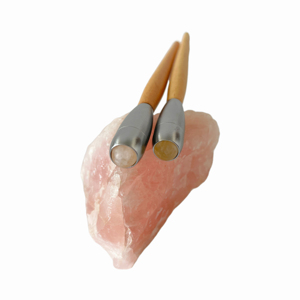 Venta al por mayor nuevo diseño de bambú Bola de masaje terapia ojo rodillo palo de masaje antiarrugas palo de masaje lápiz ocular - Product Image 5