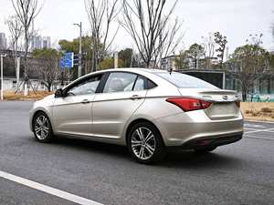 Voiture d'occasion Chery 2017 Arrizo 5 1.5 CVT Édition Luxe Automatique Prix Abordable Extérieur Doré Voiture Chinoise d'occasion à Essence à Vendre - Product Image 4