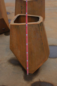 Boîte à fleurs en acier corten découpée au laser, grande, sculpturale - Product Image 2