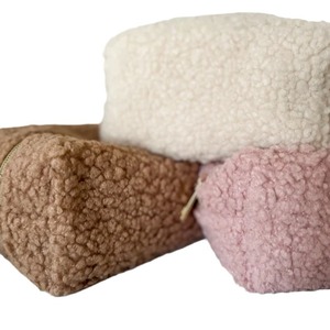 Bolsa de cosméticos de lana de cordero, éxito de ventas transfronterizo, bolsa de almacenamiento para cosméticos de viaje y artículos pequeños, gran capacidad, lana de peluche. - Product Image 5