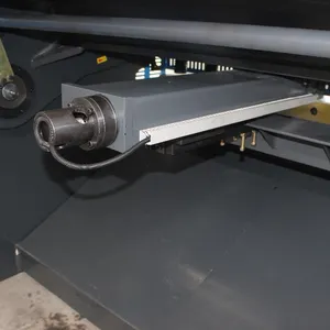 Accurl Chất lượng cao 8*4000mm thủy lực tấm kim loại máy cắt elgo P40 Hệ thống điều khiển tự động cắt sử dụng điều kiện