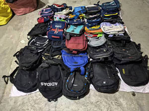 Mochilas <span class=keywords><strong>Escolares</strong></span> Usadas, Venta al por Mayor en China, Mochilas <span class=keywords><strong>Escolares</strong></span> de Segunda Mano para Estudiantes, Bolsas <span class=keywords><strong>Escolares</strong></span> Usadas para Niños, Ukay Ukay de China, Bolsa Infantil de Segunda Mano - Product Image 3