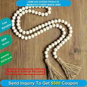 Guirlande de Perles en Bois de 58 Po. avec Pompons, Style Ferme, Rustique et Naturel, Décoration Bohème Murale Accrochée - Product Image 2