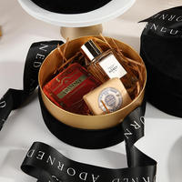 Caja de Regalo Redonda Rígida de Terciopelo Negro con Detalles Dorados y Lazo de Satén Impreso, Caja de Empaque de Lujo para Set de Velas y Productos de Baño