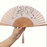 Éventail pliant en soie de style chinois, version commerce extérieur, style ancien, pour femmes, danse, Hanfu traditionnel, cadeau étudiant, été