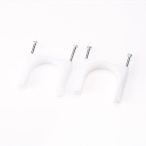 Высококачественный нейлоновый винт двойной гвоздь R-типа кабельный зажим пластиковый PE кабельный зажим - Product Image 1