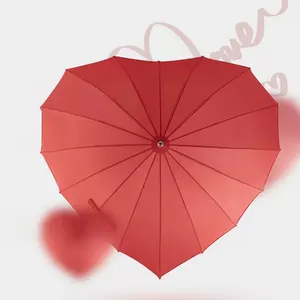 Desain baru bentuk khusus merah bentuk hati mengambil foto penyiangan payung lurus