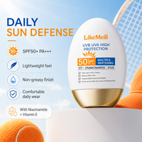 Crème solaire SPF50 à marque privée PA+++ UVA UVB Haute protection Légère Non grasse Éclaircissante Soin solaire OEM ODM