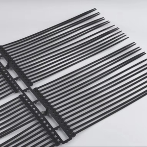 Machine manuelle pour le découpage de serre-câbles et l'emballage en sachet pour les applications alimentaires et de boissons, les composants de moteurs et de roulements - Product Image 1