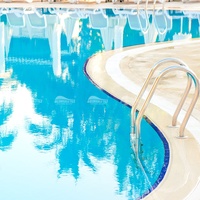 Accessoires de piscine en gros : Bordure d'angle en carrelage céramique bleu émaillé pour piscine