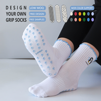 Chaussettes de Pilates personnalisées en tricot jacquard à motif de dessin animé pour femmes, chaussettes de yoga à volants, chaussettes de Pilates personnalisées à antidérapant
