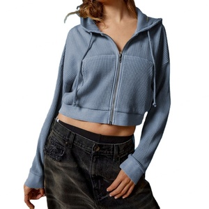 Nueva sudadera casual de otoño para mujer, cárdigan fino con capucha y cremallera, abrigo corto de color liso estilo europeo-americano. - Product Image 1