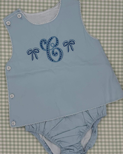 Conjunto de Blusa y Pantalón Corto para Bebé, Color Azul Celeste y Rosa, con Monograma, sin Mangas, con Ribete de Picot, de Algodón Tejido, para Recién Nacidos - Product Image 5