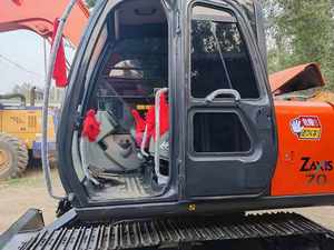 Excavatrice sur chenilles Hitachi ZX70 d'occasion à vendre - Product Image 2