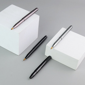 Pinceaux de maquillage personnalisés légers et portables <span class=keywords><strong>Pinceau</strong></span> à <span class=keywords><strong>lèvres</strong></span> <span class=keywords><strong>rétractable</strong></span> à tête unique <span class=keywords><strong>Pinceau</strong></span> de maquillage de voyage en cheveux synthétiques - Product Image 4