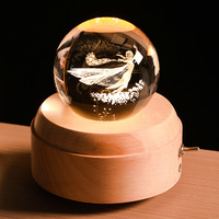 Boîte à musique Princesse des Neiges avec boule de cristal, veilleuse LED, flocon de neige rotatif, globe à neige pour anniversaire, Saint-Valentin, cadeau de festival