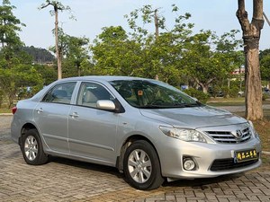 Toyota Corolla 2012 Berline Édition Sport 1.6L Essence Manuelle Traction Avant Conduite à Gauche Euro 5 <span class=keywords><strong>Voiture</strong></span> d'Occasion Jantes en Alliage Caméra Arrière - Product Image 3