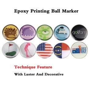 Marcadores de pelotas de golf personalizados al por mayor, con grabado de logotipo en caja dorada única, chapado en negro, con cierre a presión, etiquetas novedosas, gorras con borde y gorras South Blanks - Product Image 2