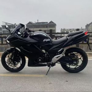Motocyclettes sportives d'occasion <span class=keywords><strong>Kawasaki</strong></span> modèle <span class=keywords><strong>Ninja</strong></span> <span class=keywords><strong>250</strong></span>-400cc à prix relativement abordable. - Product Image 1