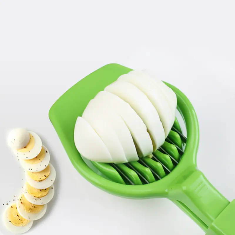 Accessoires de cuisine en gros, outils créatifs de coupe d'œufs verts, coupe-œufs en plastique avec poignée