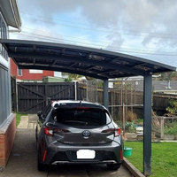 Abri de voiture moderne en alliage d'aluminium à poutre courbée en polycarbonate - Écologique, résistant aux intempéries, pour usage résidentiel/commercial, sur mesure