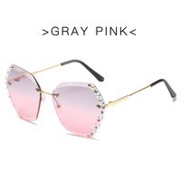 Nouvelles lunettes de soleil tendance à la vente, design polygonal surdimensionné, vintage, UV400, monture en diamant, lunettes de soleil en métal pour filles