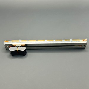 Mélangeur Behringer X32 Fader remplacement Fader 100mm potentiomètre à glissière pour <span class=keywords><strong>Console</strong></span> de mixage Behringer X32 - Product Image 3