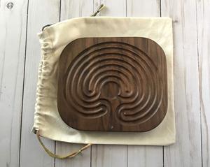 Laberinto de dedos de madera para meditación y oración, estilo cretense clásico - Product Image 4