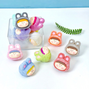 Poupées en peluche floquées mignonnes de couleur rouge vif, accessoires de bijoux DIY, 13 couleurs, style frais et doux - Product Image 1