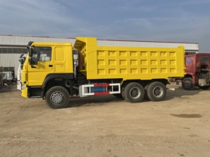 รถบรรทุก HOWO สีน้ำเงิน รุ่น Heavy Duty พร้อมเครื่องยนต์ Weichai 371 รุ่น ชั่วโมงการทำงานต่ำ มาตรฐานยูโร 5 ปี ผลิตปี 2024 รถดัมพ์ 6×4 - Product Image 6