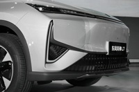 Tout nouveau SUV compact électrique pur 1.5T 154Ps Dongfeng Fengshen L7 SUV 5 places Dongfeng Aeolus L7 Portée 110km Stock disponible