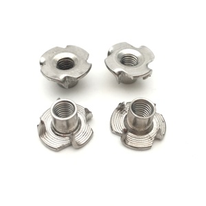 Tuerca <span class=keywords><strong>de</strong></span> Cuatro Puntas <span class=keywords><strong>de</strong></span> Acero Inoxidable 304 M4 M5 M6 M8 DIN1624 para Muebles <span class=keywords><strong>de</strong></span> Madera y Chapa Metálica - Product Image 3