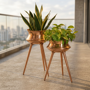 Jardinières modernes du milieu du siècle en cuivre, faites à la main, sur trépied, ensemble de vases décoratifs d'intérieur - Product Image 6