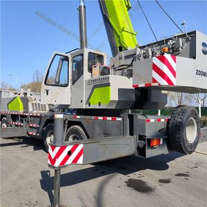 Grue sur camion Zoomlion d'occasion ZTC251V551 25 tonnes, grue de camion 25T d'occasion en bon état - Product Image 4