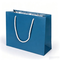 Sacs cadeaux en papier faits main de créateur avec poignée en ruban, sacs de shopping personnalisés haut de gamme avec logo pour les magasins de vêtements