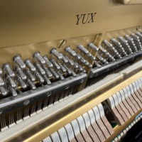 Piano Tegak YUX Buatan Hamamatsu Asli, Resonansi Kaya, Sentuhan Seimbang untuk Pembelajaran Lanjutan dan Pertunjukan di Rumah