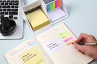 Bloc de papier de bureau avec logo personnalisé promotionnel bloc-notes Cube bloc-notes autocollant avec porte-stylo