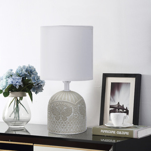 Aigostar E14 lampada da tavolo Design europeo classico paralume in tessuto bianco con incisione a farfalla ABS corpo per uffici e studi - Product Image 4