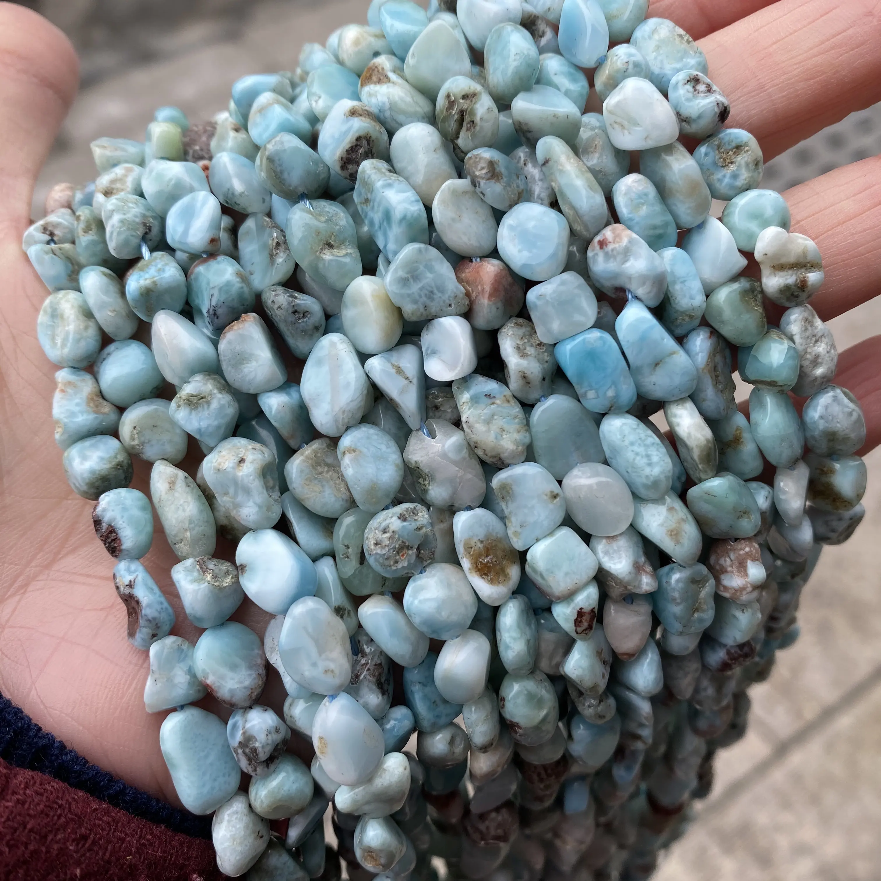 Larimar Stone Natural Gemstone BeadsためSale Wholesale Smooth Loose Large Big Freeform Irregular Chips Larimar Tumbles