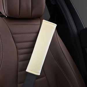 Housse de ceinture de sécurité en peluche courte et douce, universelle, pour filles, toutes saisons, accessoires intérieurs de voiture - Product Image 1