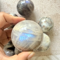 Sphère en pierre de lune bleue polie avec pierre de soleil, boule de cristal bleu naturel faite à la main pour collection de bureau et Reiki, vente en gros
