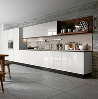 Meuble de cuisine modulaire professionnel sur mesure avec évier et robinet, finition laquée brillante/mate, fabriqué à Foshan depuis 18 ans, avec îlot central