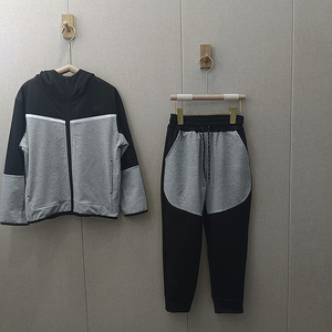 Set di <span class=keywords><strong>pantaloni</strong></span> da ginnastica da palestra e Set di felpe con cappuccio e felpa in poliestere in pile Tech - Product Image 5