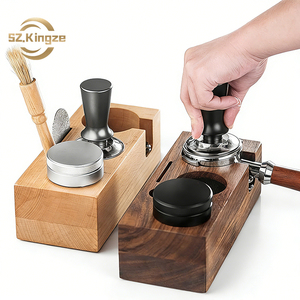 Kingze Ensemble organisateur d'accessoires pour expresso avec logo personnalisé Base de support de porte-filtre <span class=keywords><strong>en</strong></span> <span class=keywords><strong>bois</strong></span> et station d'inviolabilité du café Fonction stockée - Product Image 1