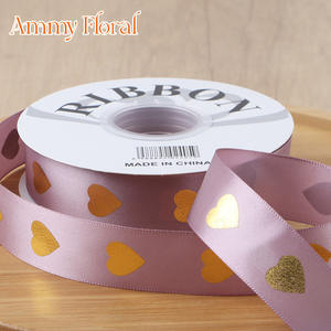 ริบบิ้นโพลีเอสเตอร์เคลือบทองคำ 2.5 ซม. รุ่น AM-RP024 สำหรับตกแต่งงานแต่งงาน วันวาเลนไทน์ ลายดอกไม้ สวยงาม เหมาะสำหรับตกแต่งเค้ก - Product Image 5