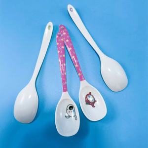 Cuchara de Melamina con Dibujos Animados para Niños 7018 - Cucharas Lindas para Comer y Tomar Medicamentos - Vajilla Infantil - Suministro por Un Yuan - Product Image 4
